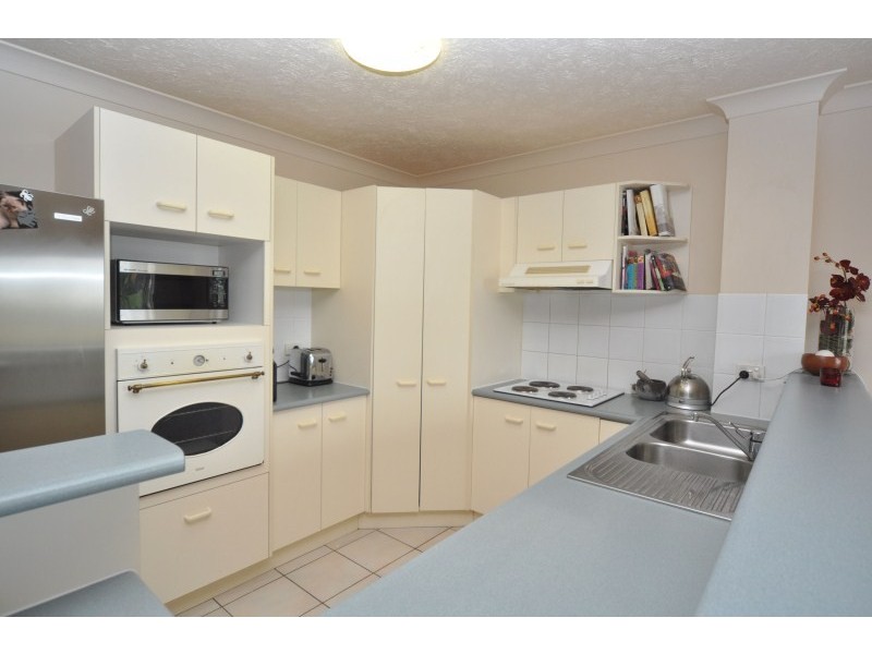 2/11 Taylor Street, Biggera Waters QLD 4216