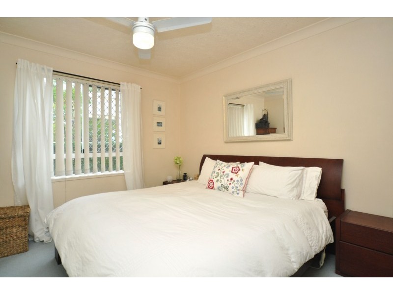 2/11 Taylor Street, Biggera Waters QLD 4216