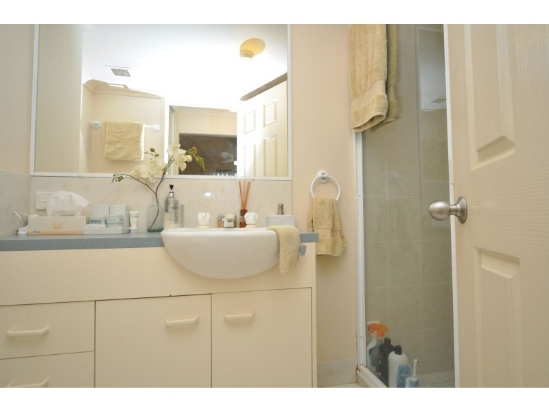 2/11 Taylor Street, Biggera Waters QLD 4216