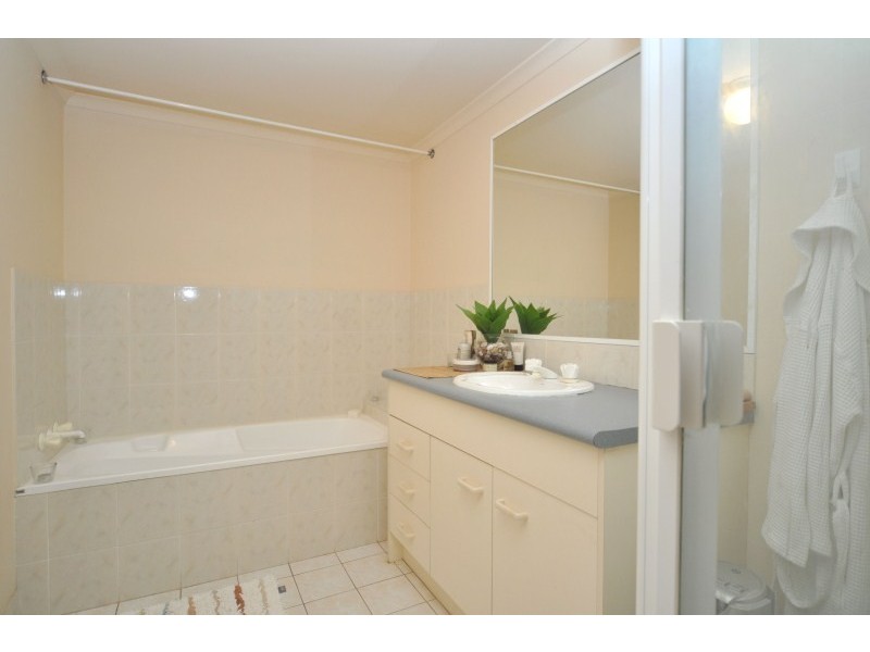 2/11 Taylor Street, Biggera Waters QLD 4216