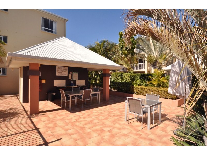 2/11 Taylor Street, Biggera Waters QLD 4216