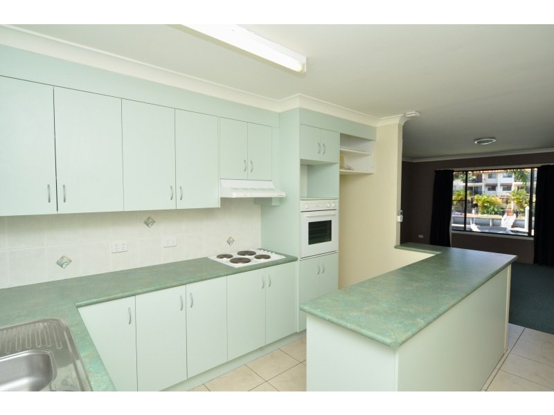 4/73 Bayview Street, Runaway Bay QLD 4216