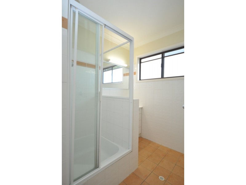 4/73 Bayview Street, Runaway Bay QLD 4216