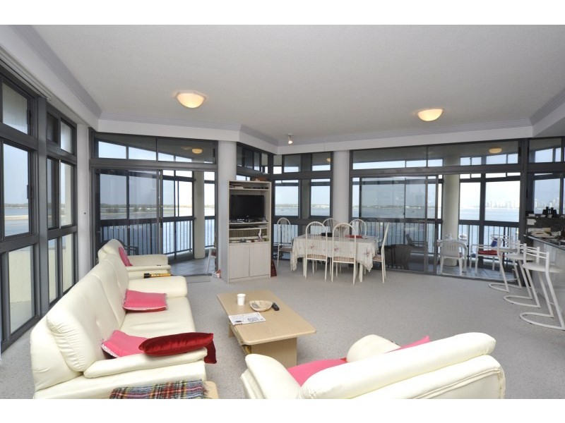 5/314 Marine Parade, Labrador QLD 4215