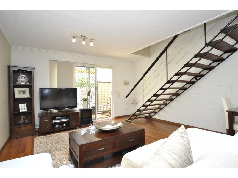 5/79 Bayview Street, Runaway Bay QLD 4216