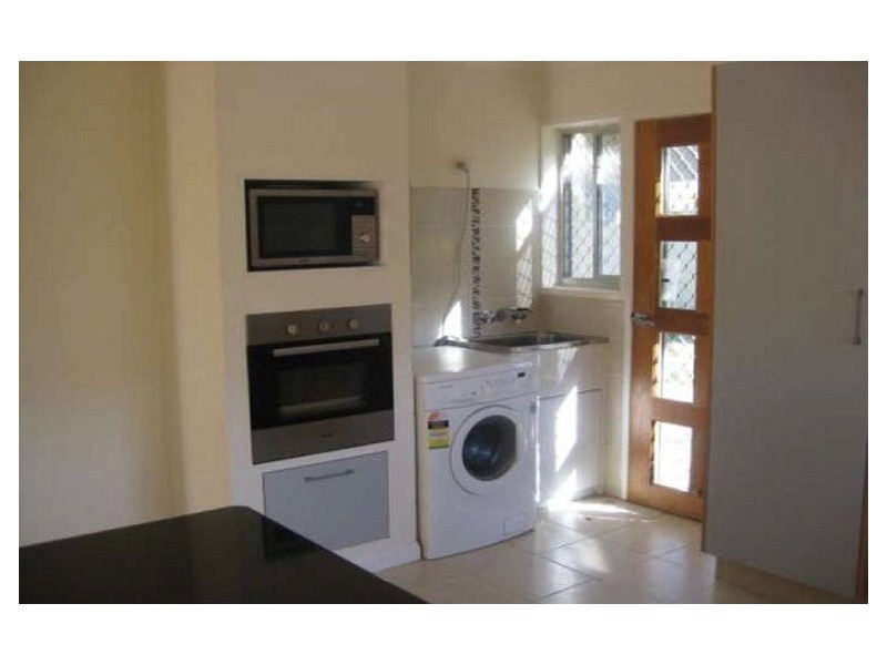 1/10 Cassia Street, Runaway Bay QLD 4216