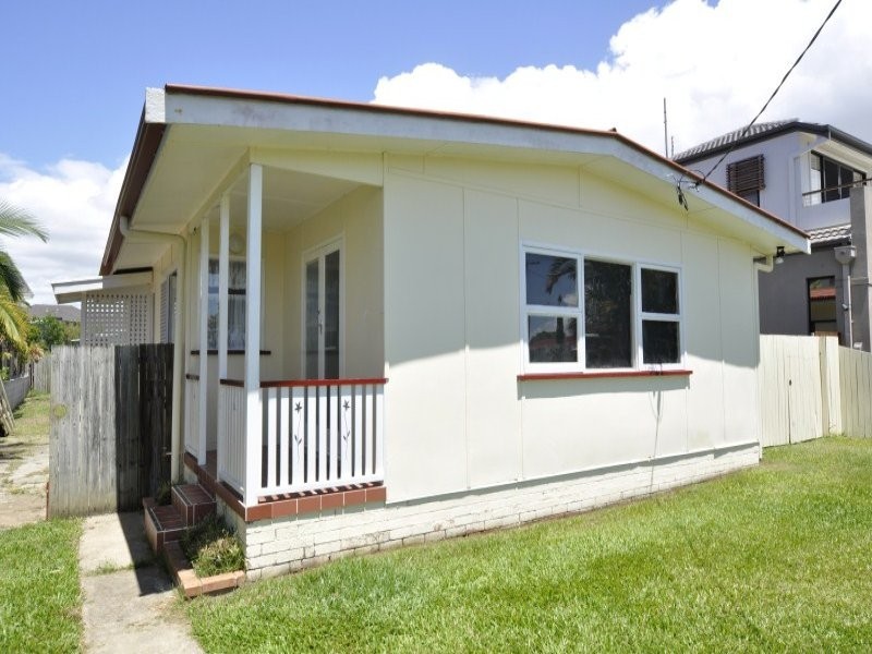 34 Parr Street, Biggera Waters QLD 4216