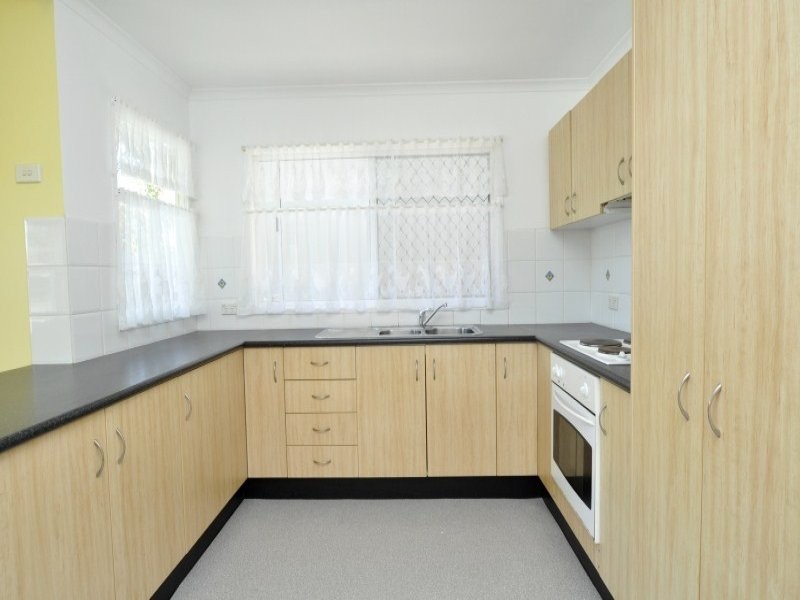 34 Parr Street, Biggera Waters QLD 4216