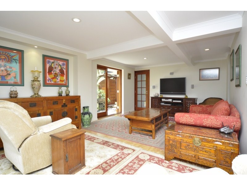 72 Broadwater Street, Runaway Bay QLD 4216