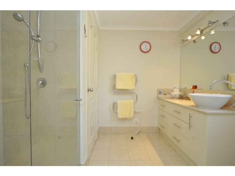 72 Broadwater Street, Runaway Bay QLD 4216