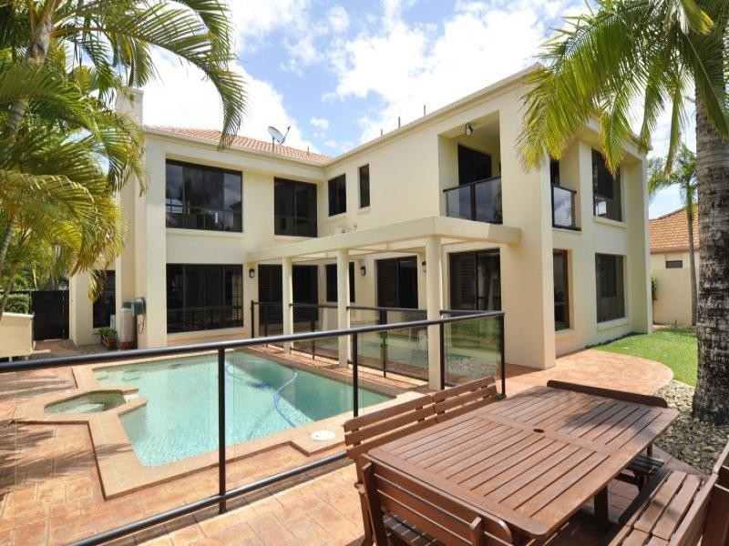 1639 Riverdale Drive, Hope Island QLD 4212