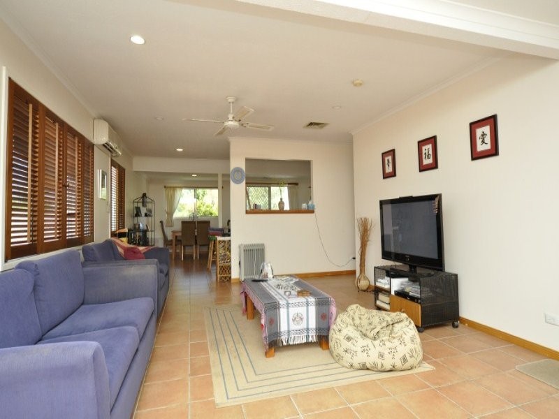 84 Poinsettia Avenue, Runaway Bay QLD 4216