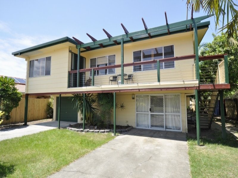84 Poinsettia Avenue, Runaway Bay QLD 4216