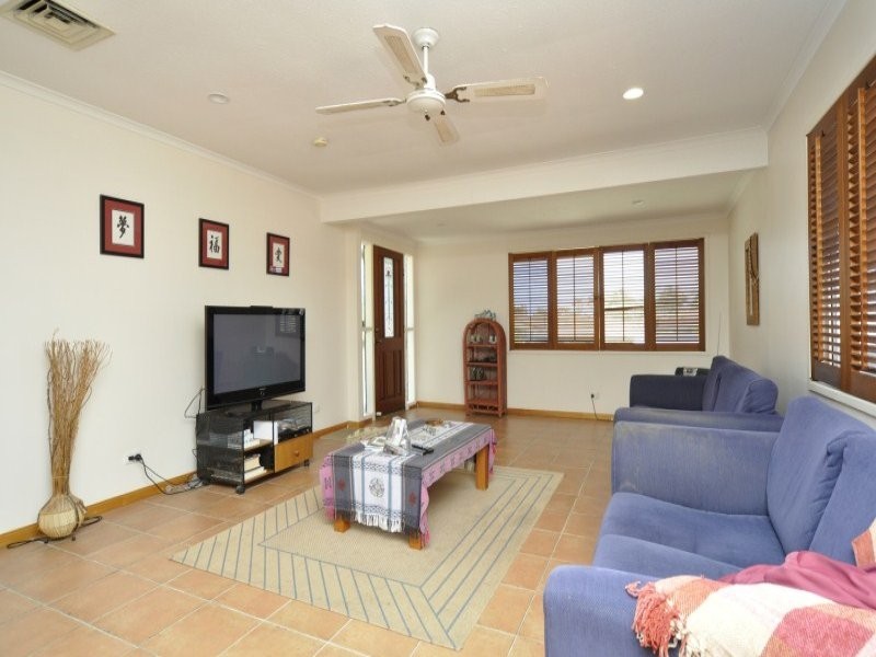 84 Poinsettia Avenue, Runaway Bay QLD 4216