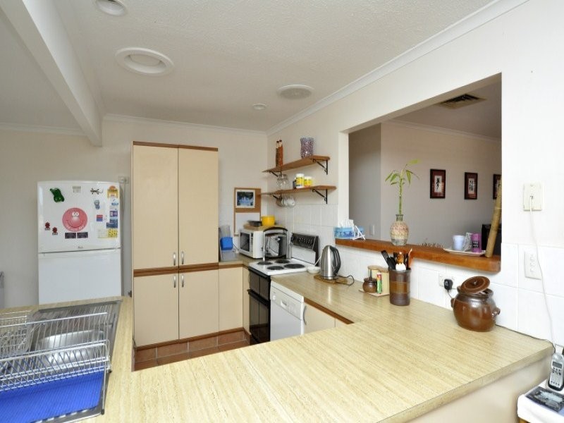 84 Poinsettia Avenue, Runaway Bay QLD 4216