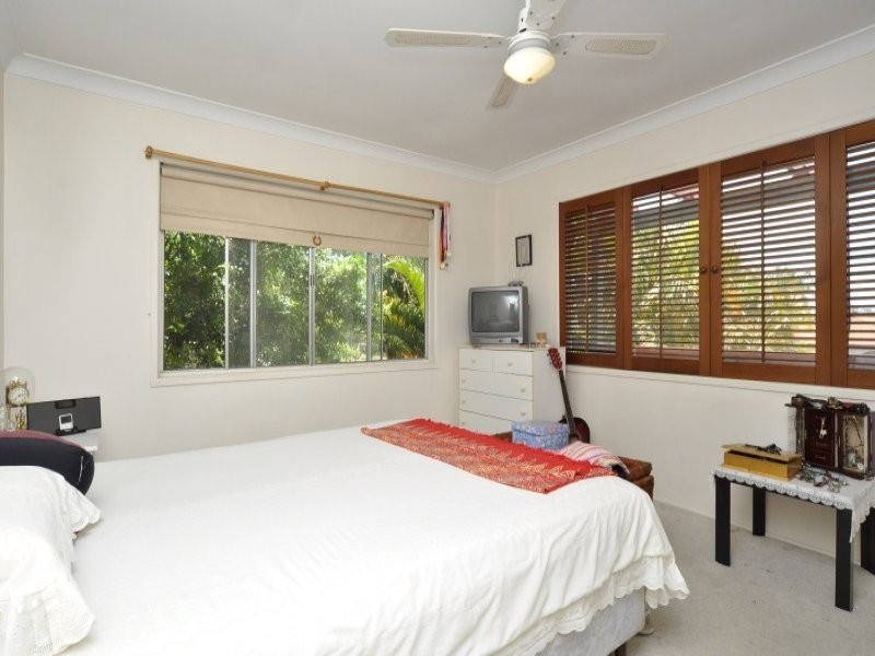 84 Poinsettia Avenue, Runaway Bay QLD 4216