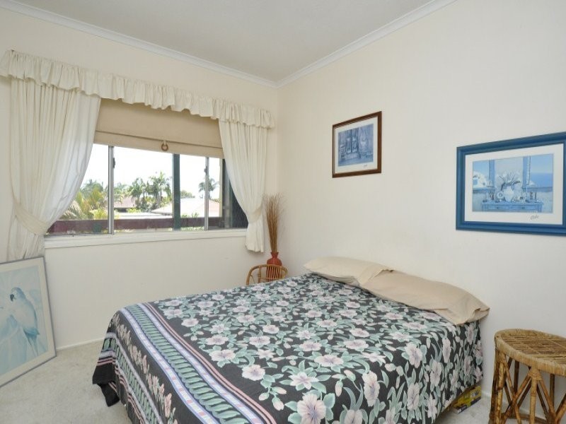 84 Poinsettia Avenue, Runaway Bay QLD 4216