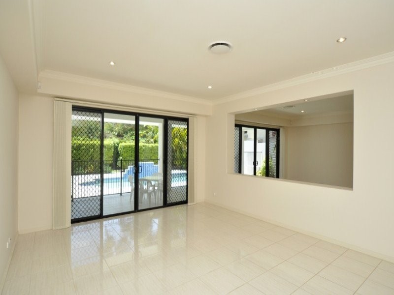 1018 Lakeview Terrace, Benowa QLD 4217