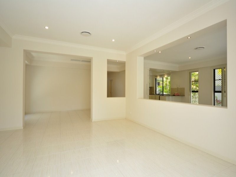 1018 Lakeview Terrace, Benowa QLD 4217
