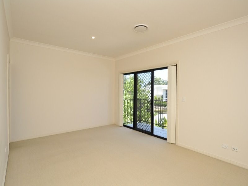 1018 Lakeview Terrace, Benowa QLD 4217