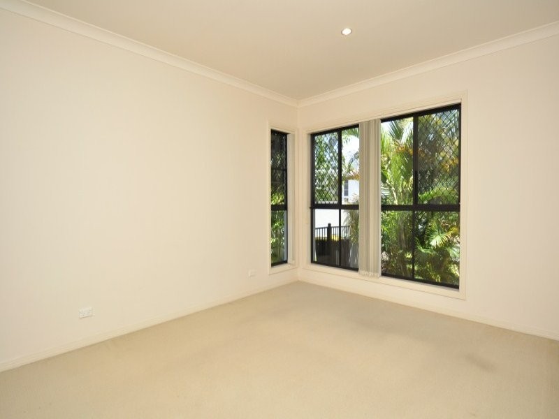 1018 Lakeview Terrace, Benowa QLD 4217