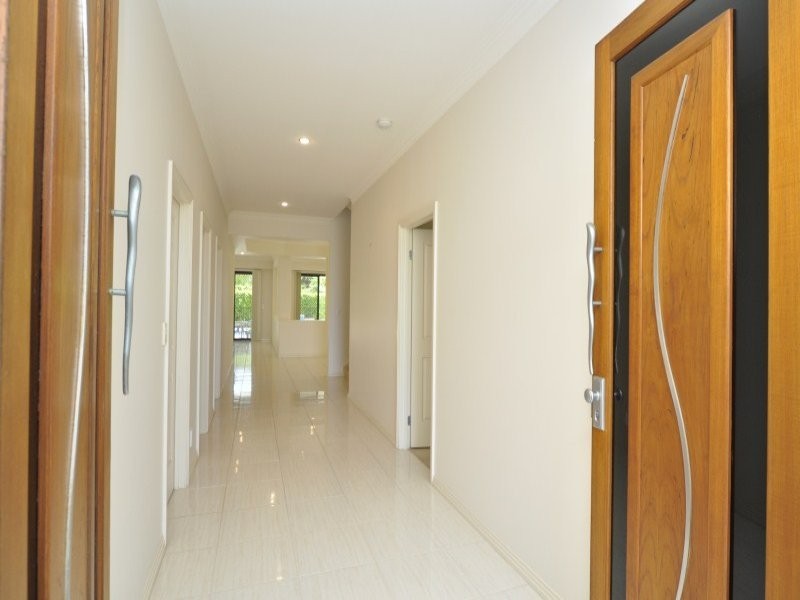1018 Lakeview Terrace, Benowa QLD 4217