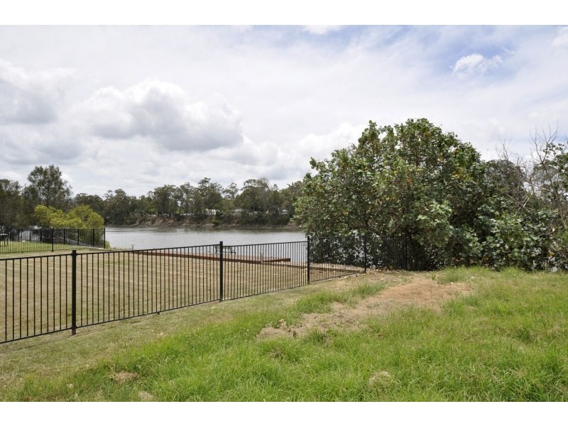 34 North Bank Court, Helensvale QLD 4212