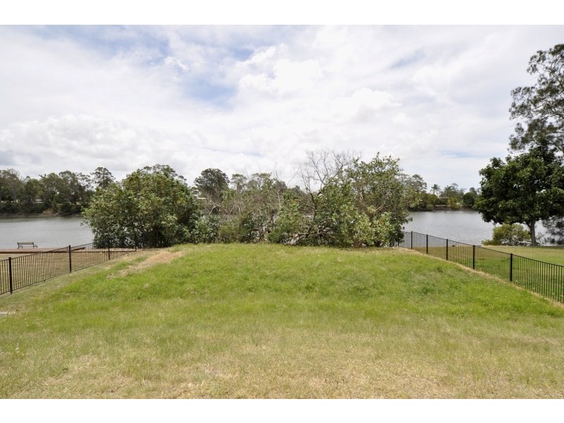 34 North Bank Court, Helensvale QLD 4212