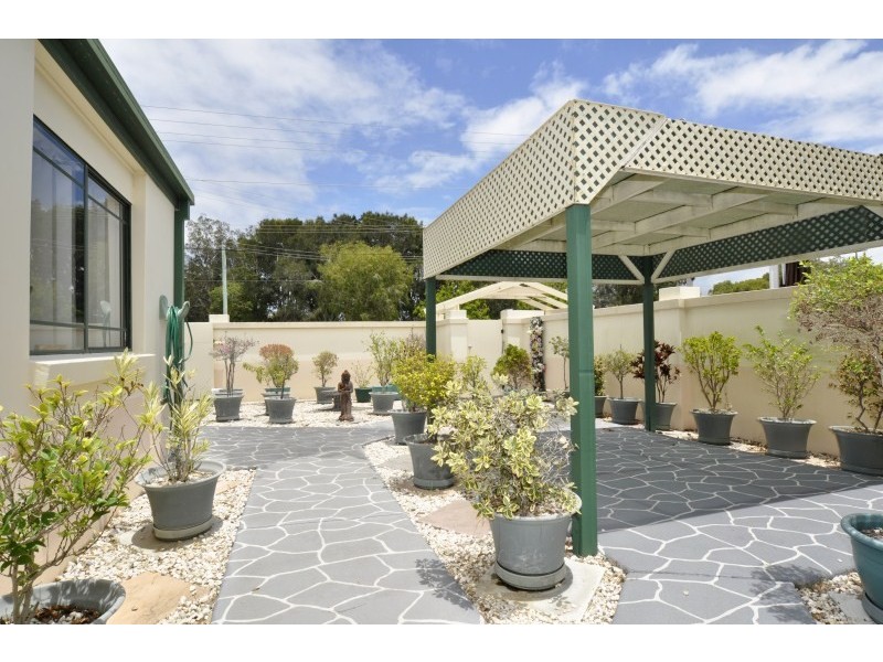 2/133 Bayview Street, Runaway Bay QLD 4216