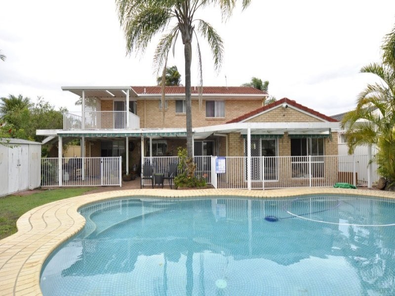 19 Longboat Place, Biggera Waters QLD 4216