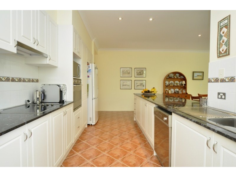 16 Costa Del Sol Avenue, Coombabah QLD 4216