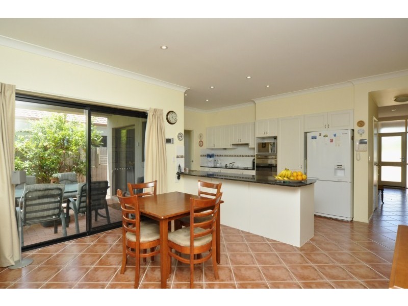 16 Costa Del Sol Avenue, Coombabah QLD 4216