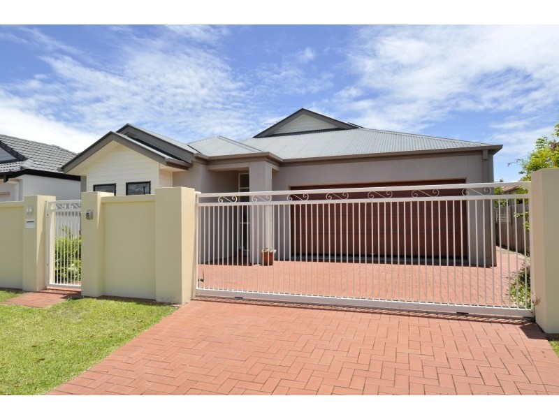 16 Costa Del Sol Avenue, Coombabah QLD 4216