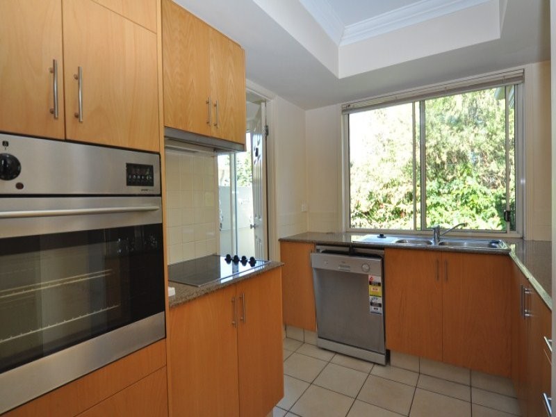 2/433 Brisbane Road, Coombabah QLD 4216