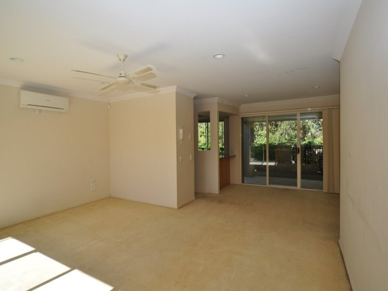 2/433 Brisbane Road, Coombabah QLD 4216