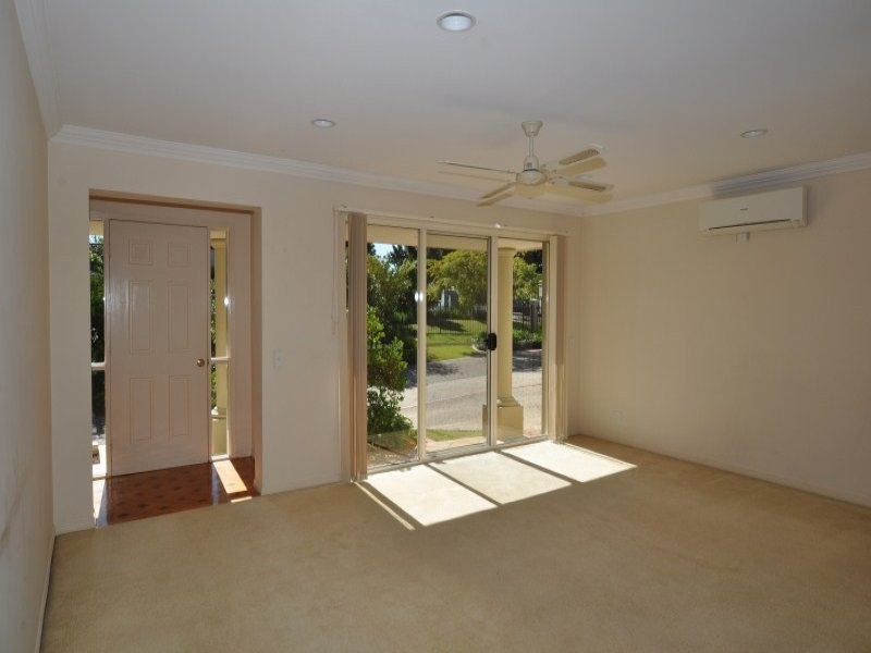 2/433 Brisbane Road, Coombabah QLD 4216