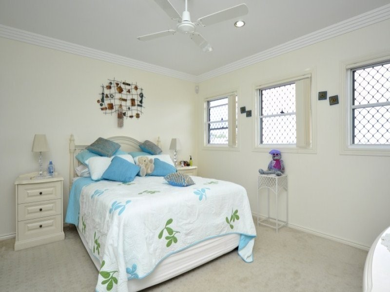 2/62 Compass Drive, Biggera Waters QLD 4216
