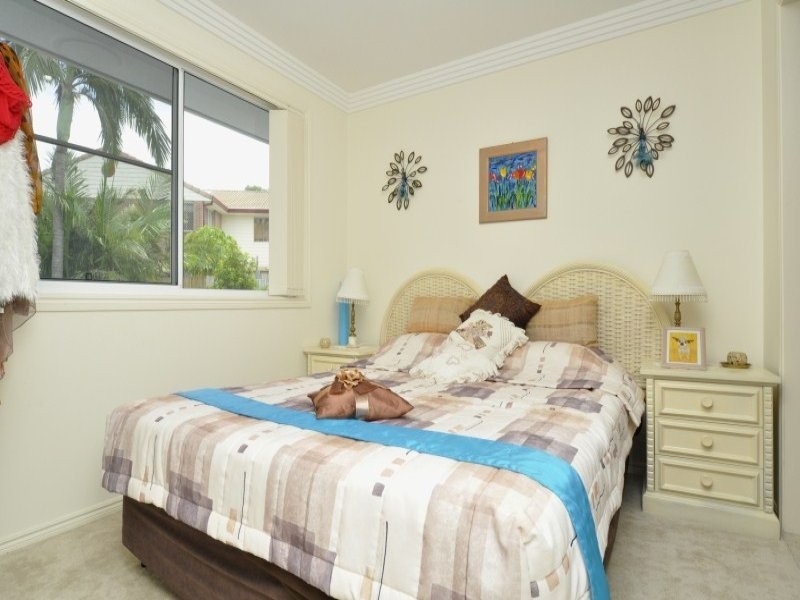 2/62 Compass Drive, Biggera Waters QLD 4216