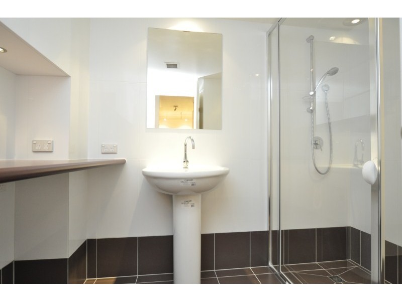 7/37 Bayview Street, Runaway Bay QLD 4216