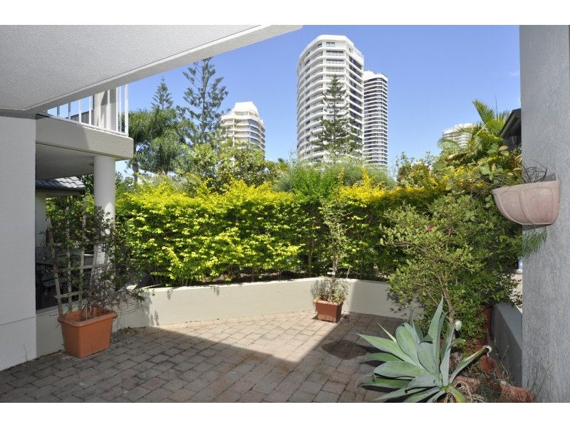 7/37 Bayview Street, Runaway Bay QLD 4216