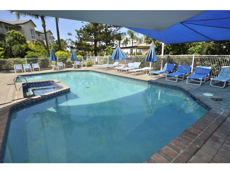 7/37 Bayview Street, Runaway Bay QLD 4216