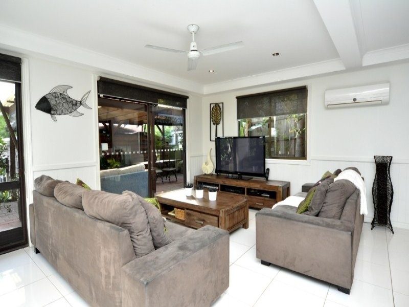 7 Chindrina Street, Hope Island QLD 4212