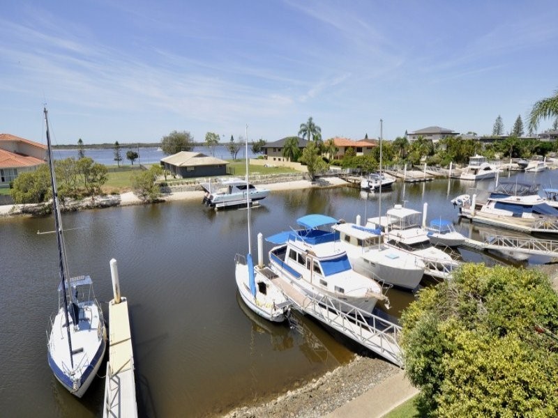 7/17 Canal Avenue, Runaway Bay QLD 4216