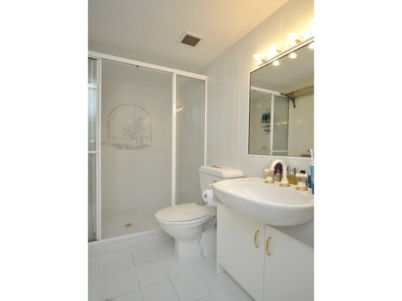 7/17 Canal Avenue, Runaway Bay QLD 4216