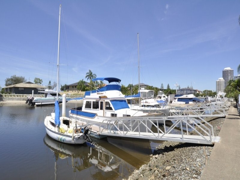 7/17 Canal Avenue, Runaway Bay QLD 4216