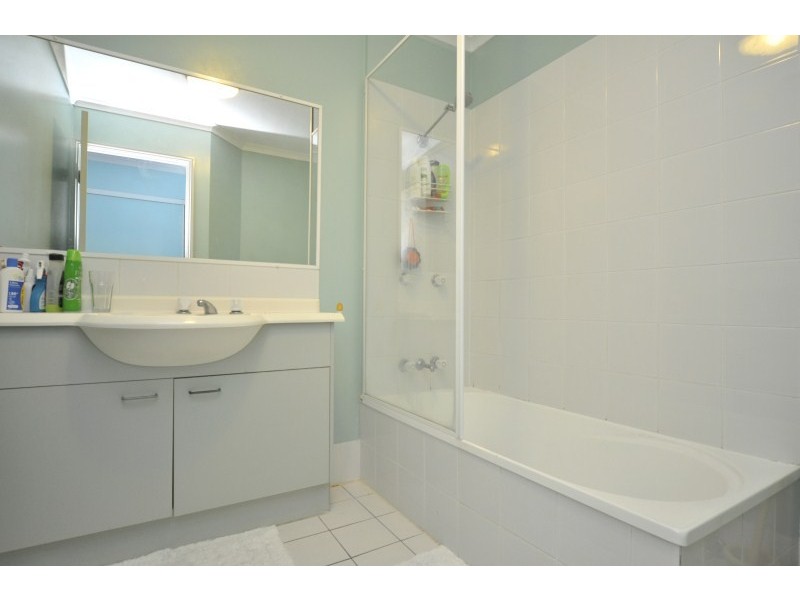 1/643 Pine Ridge Road, Biggera Waters QLD 4216