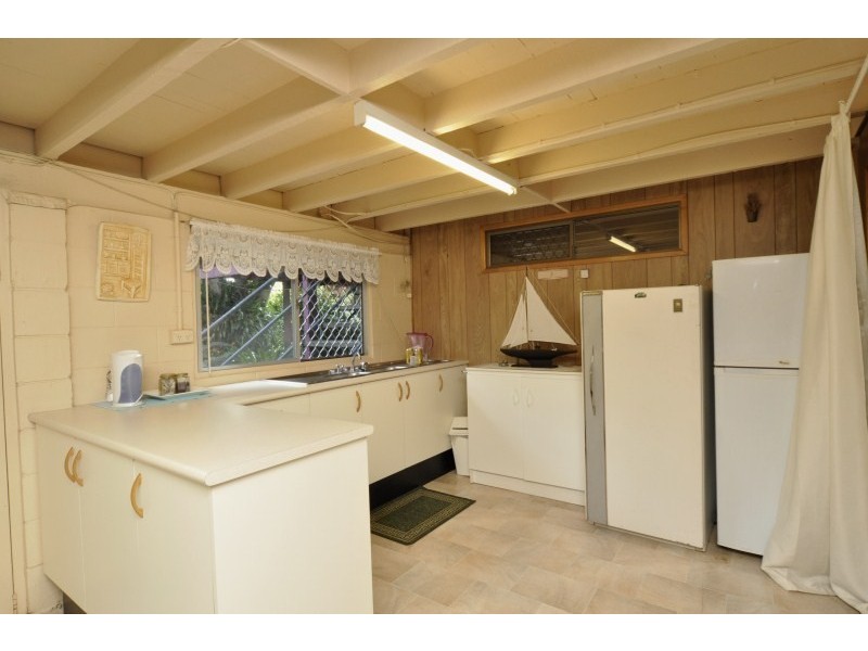 260 Bayview Street, Hollywell QLD 4216