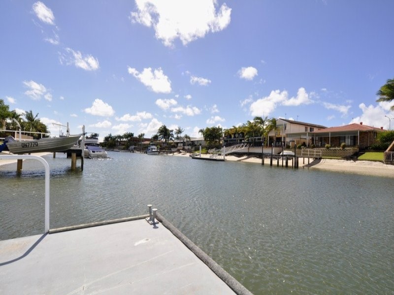 5 Seaspray Street, Paradise Point QLD 4216