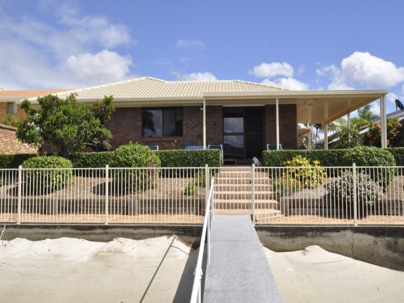 5 Seaspray Street, Paradise Point QLD 4216