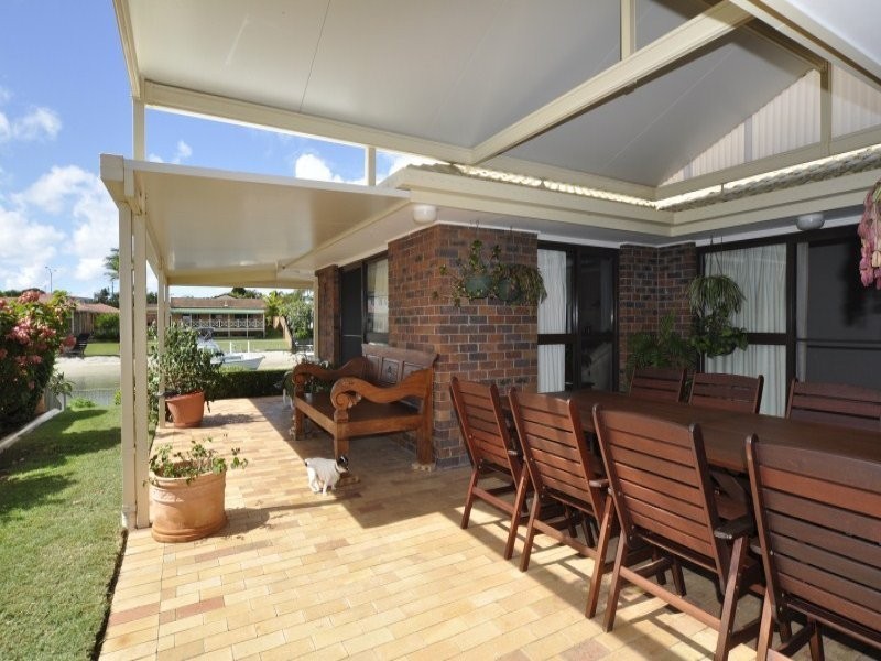 5 Seaspray Street, Paradise Point QLD 4216